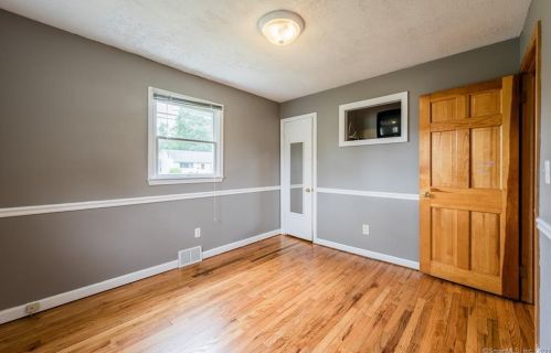 3 Robin St, Waterford CT  06385-2111 exterior