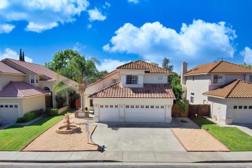 272 Sparrow St, Vacaville CA  95687-7225 exterior