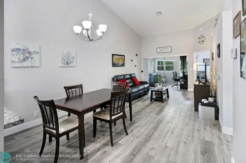 8043 Summer Shores Dr, Delray Beach FL  33446-3476 exterior