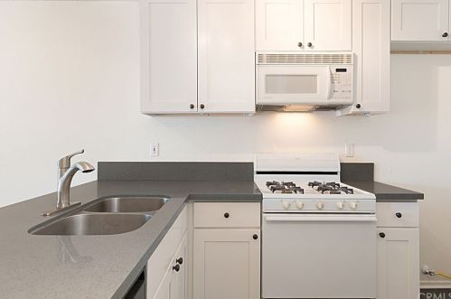 67 Lemon Grv, Irvine CA 92618-4510 exterior