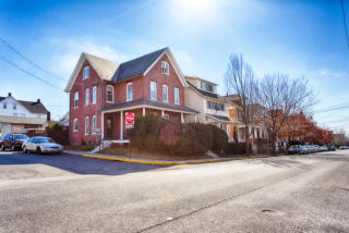 301 Main St, Nazareth, PA 18064-2711