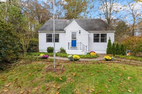 116 Baltic Rd, Norwich, CT 06360-9409