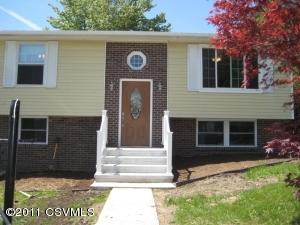5 Delwood Dr, Danville PA  17821-8528 exterior