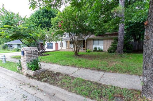 1707 Emerson Ln, Denton, TX 76209-1311
