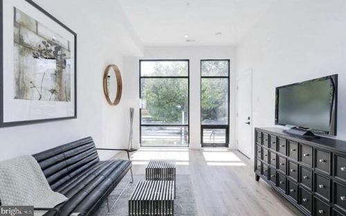 5309 Connecticut Ave, Washington, DC 20015-1803