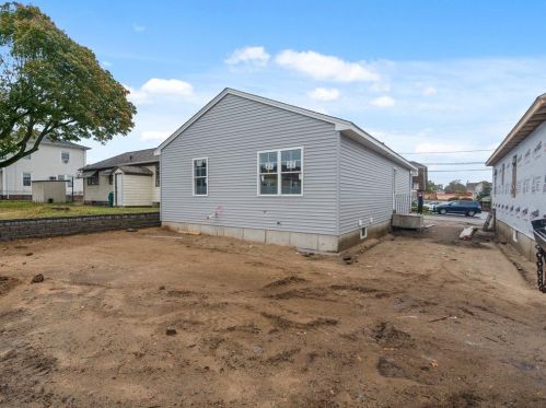 28 Nellie St, Providence RI 02904-1539 exterior