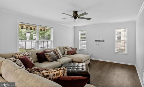 17 Hillside Ln, Berlin Boro NJ  08009-1703 exterior