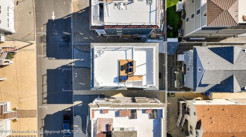 5 Fort Ave, Pelican Island NJ  08751-1512 exterior