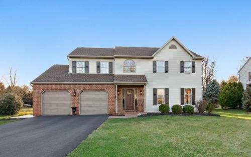 46 Maple Ave, Bareville, PA 17540-9601