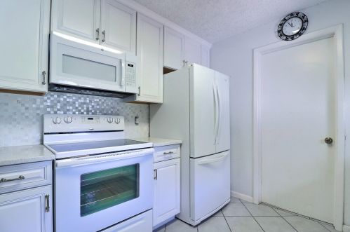 611 Rambling Dr Cir, West Palm Beach FL  33414-5039 exterior