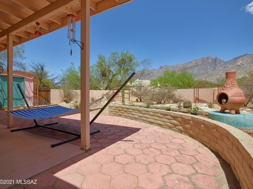 4111 Skyline Dr, Tucson, AZ 85718-2535