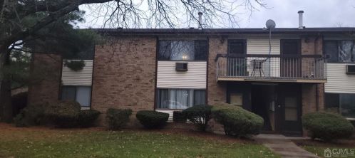 303 Cricket Ln, Woodbridge NJ  07095-1514 exterior