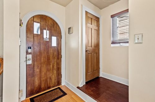 660 Dunster St, Pittsburgh, PA 15226-1311