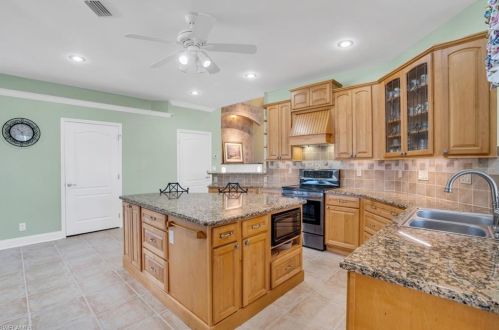 4402 12 Pl, Cape Coral FL  33904-5342 exterior