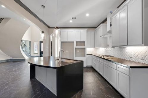 15475 Conroe Dr, Conroe TX 77384-3419 exterior