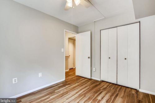 11220 Beaver Trl Ct, Herndon VA  20191-4352 exterior