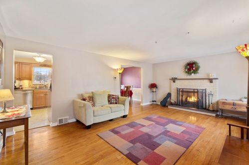 1545 Theresa Ave, Library, PA 15129-9627