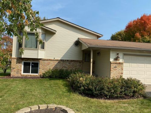1000 Meadow Oak Dr, Monticello, MN 55362-9569