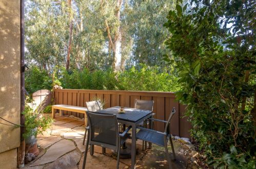 1024 Canon Perdido St, Santa Barbara CA  93103-2454 exterior