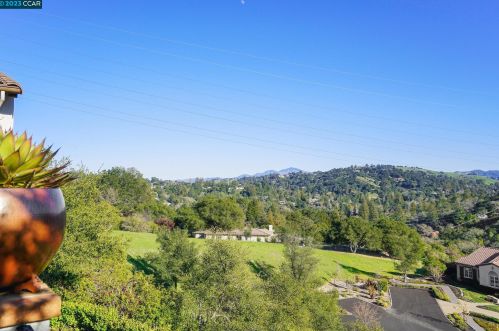 20 Rabble Rd, Orinda CA  94563-3718 exterior