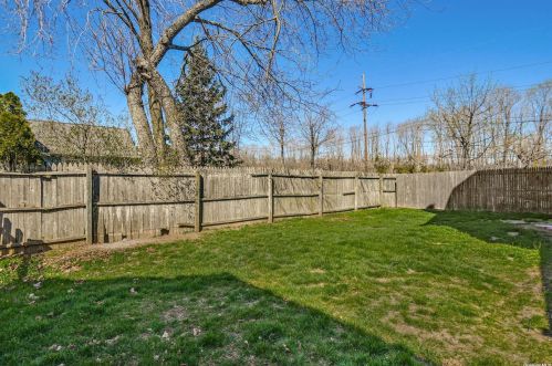 7 Georgia St, Elwood NY  11731-2230 exterior