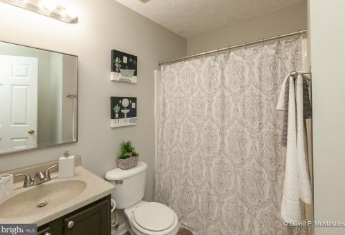 277 Black Cub Run Ln, Harpers Ferry WV  25425-6805 exterior