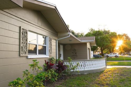 4228 25th Ave, Saint Petersburg, FL 33713-3323