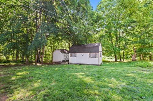 7 Hamilton Ct, Norwich CT  06360-4811 exterior