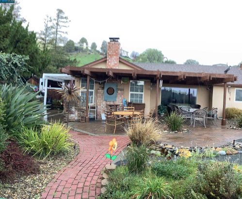 151 Versailles Pl, West Pittsburg, CA 94565-6052