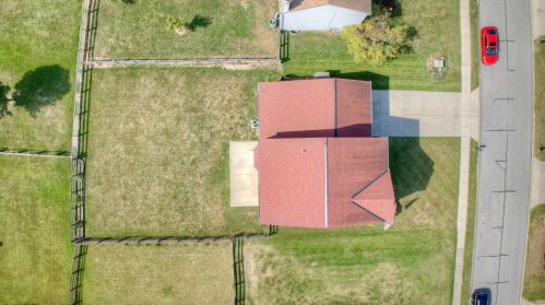 1733 Greatwood Dr, Florence KY  41042-8121 exterior