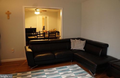 9633 Hillock Ct, Springfield VA  22015-3116 exterior