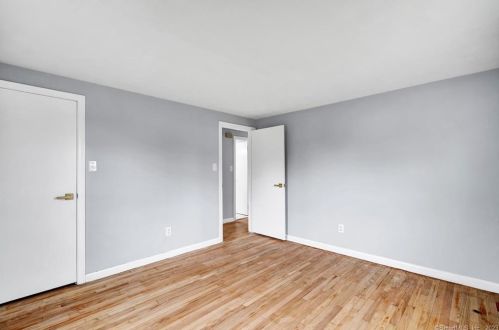 2100 Corbin Ave, New Britain CT  06053-2261 exterior