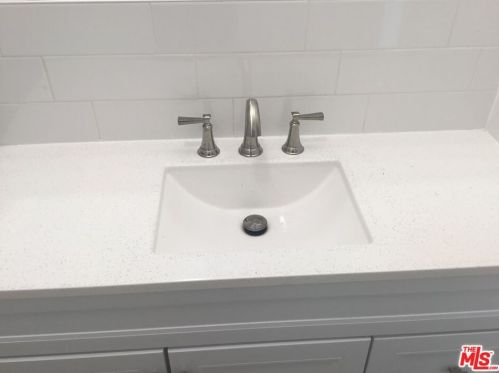 2720 Valencia Dr, Bakersfield CA  93306-6500 exterior