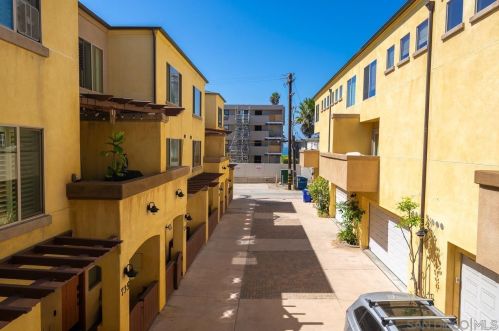 745 Diamond St, San Diego CA 92109-2520 exterior