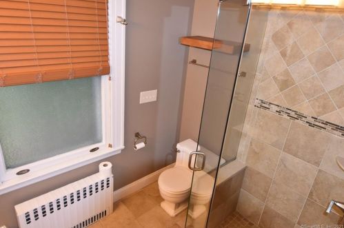 690 Clinton Ave, Bridgeport CT 06605-1702 exterior