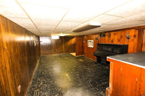 911 Broadway St, Mishawaka IN  46545-5933 exterior