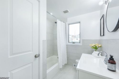 40 Oak St, Lincoln Park NJ  07035-2434 exterior