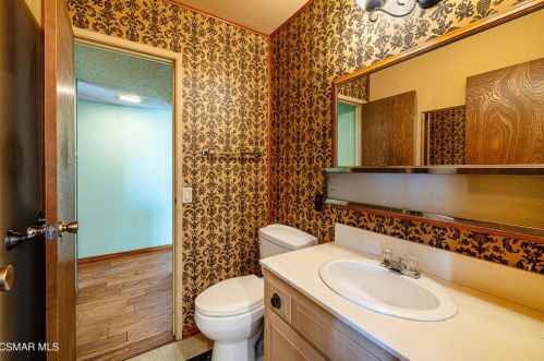 6297 Jill Ct, Simi Valley CA 93063-3727 exterior