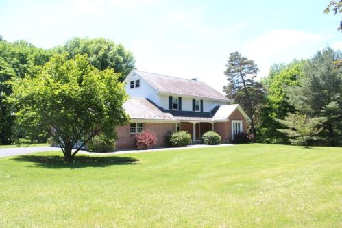 1400 Stones Crossing Rd, Easton, PA 18045-5734
