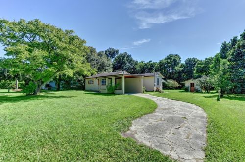 117 Temple St, Deland, FL 32720-3944