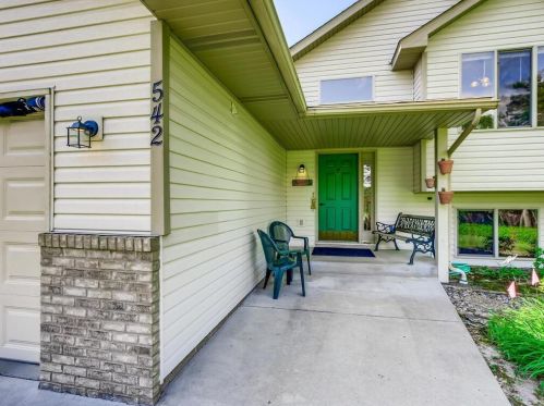 542 Bear Ave, Saint Paul, MN 55127-7055
