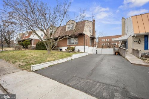 307 Dartmouth Dr, Norristown, PA 19401-5408