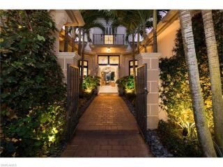 18161 Lagos Way, Naples, FL 34110-2764