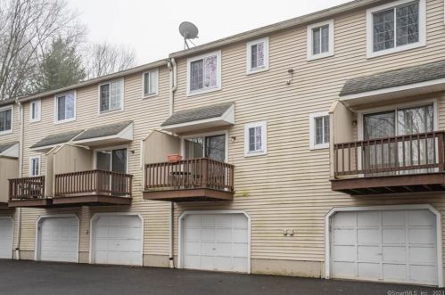 92 Cynthia Ln, Middletown CT  06457-2159 exterior