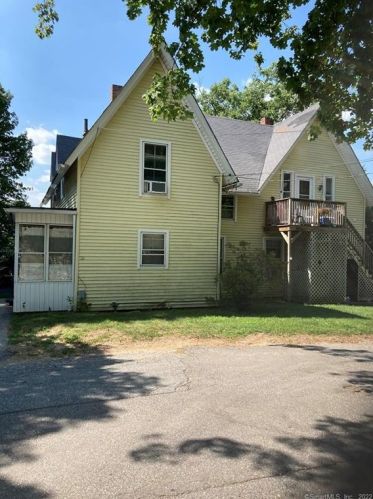32 Centennial St, Putnam, CT 06260-2002