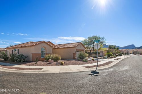 9408 Sombrero Canyon Dr, Tucson, AZ 85743-7529