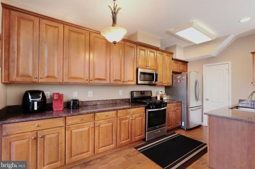 2472 Sylvan Moor Ln, Woodbridge VA  22191-6354 exterior