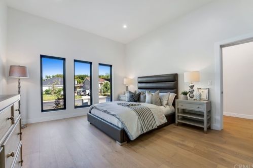 4709 Norwich Ave, Van Nuys CA  91403-2017 exterior