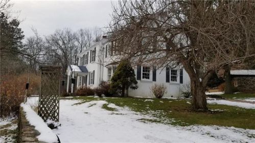 7160 Sweetwood Dr, Macungie, PA 18062-9117