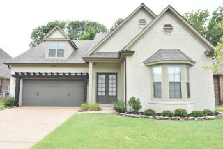 6049 Garret Valley Ln, Lakeland, TN 38002-3961